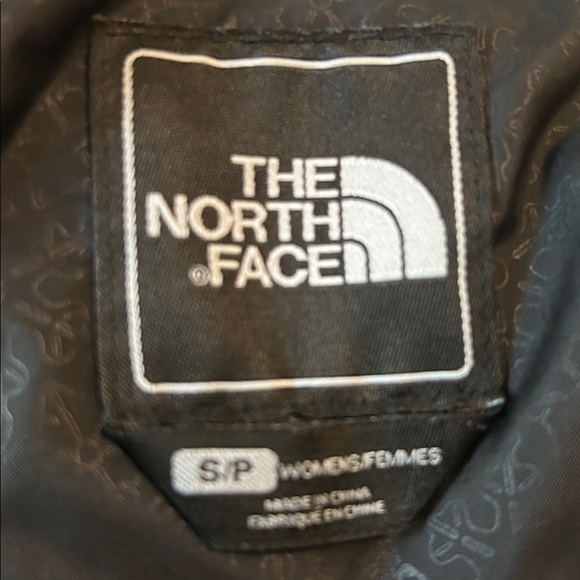 The North Face black zippered Quilted Vest interior pockets size small - Picture 14 of 14